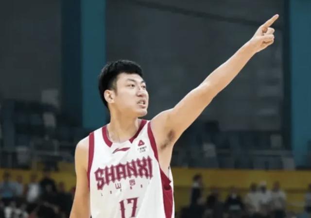 乐鱼体育-对观众使用不当言语，官方：焦海龙罚款3万，主帅潘江罚款1万
